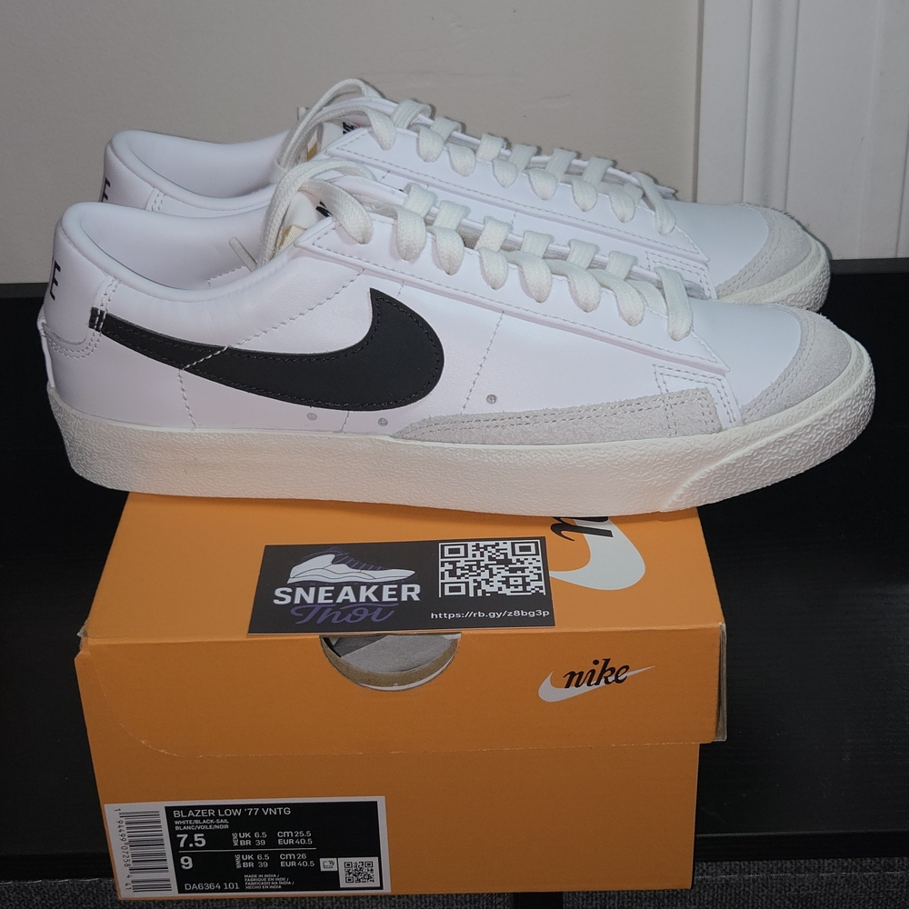 Size 7 Nike Blazer Low '77 White Black Sneakers